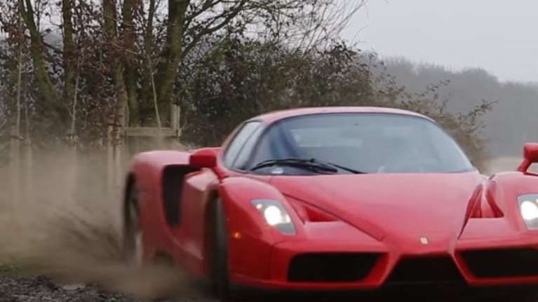 Τσιφλικάς σπάει Ferrari στα χωράφια του κάμπου! Τρίζουν τα κόκαλα του Enzo