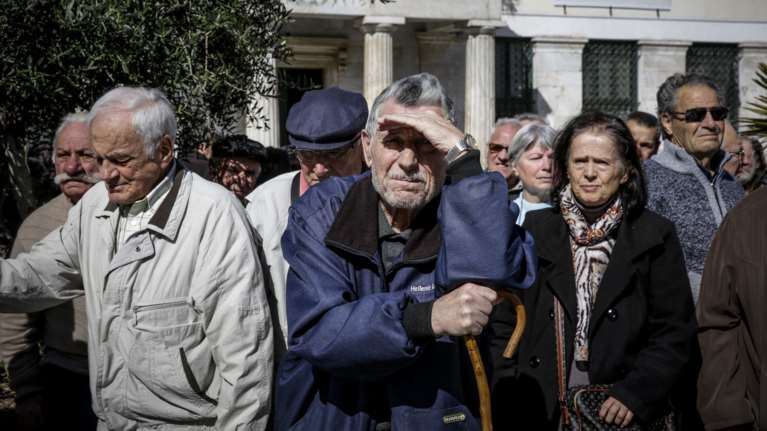 Εφιάλτης στο δρόμο... προς τη σύνταξη: Ο απίστευτος «γολγοθάς»