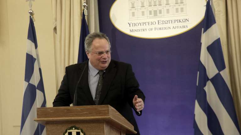 Έστειλαν φάκελο με σφαίρα στον Κοτζιά για το «Μακεδονικό»