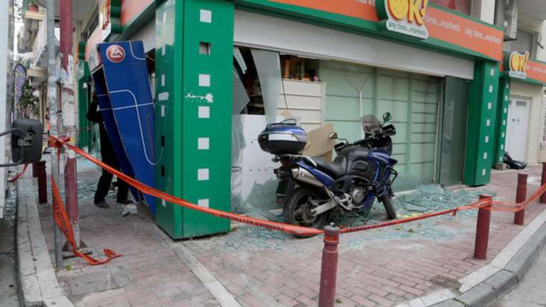 «Πού πήγαν ρε μ@@@@@»: Οι... τραγελαφικοί διάλογοι της σπείρας των ΑΤΜ