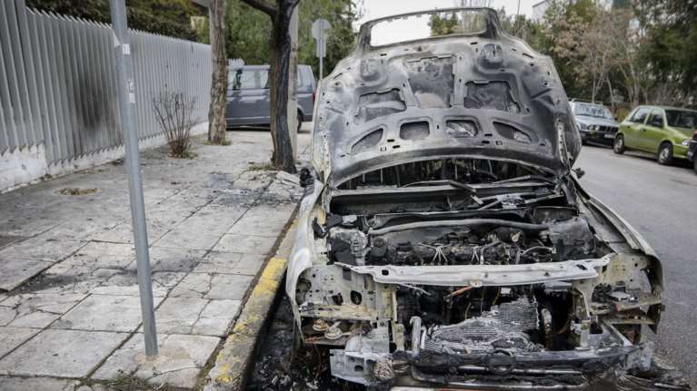Στόχος εμπρηστών το αυτοκίνητο αξιωματικού της Τροχαίας