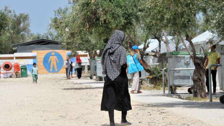 «Bόμβα» Welt: Η Αθήνα τορπιλίζει τη συμφωνία για το προσφυγικό