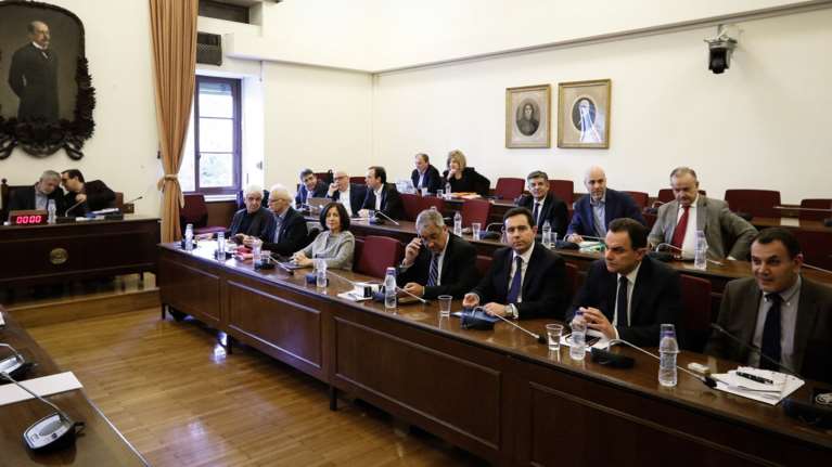 Αποχωρεί η αντιπολίτευση από την προανακριτική για τη Novartis