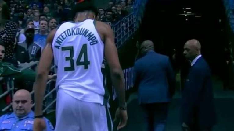 Τραυματίστηκε ο Αντετοκούνμπο στο ματς με τους Κλίπερς