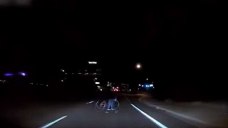 Η στιγμή που το ταξί της Uber χτυπά και σκοτώνει γυναίκα