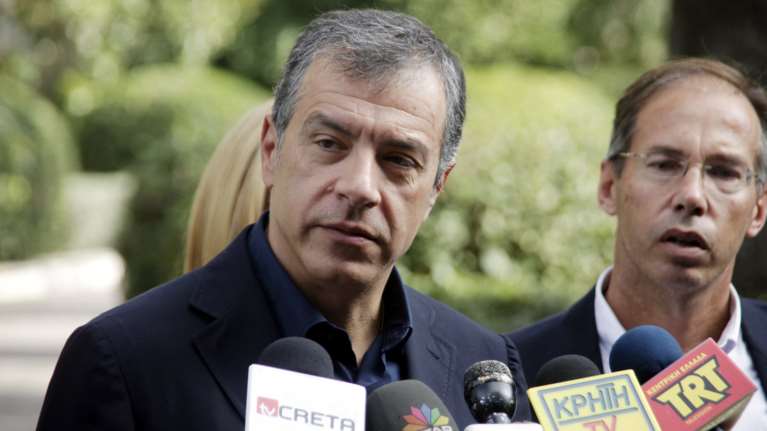 Θεοδωράκης: Ανεπίτρεπτος ο διχασμός στα εθνικά θέματα