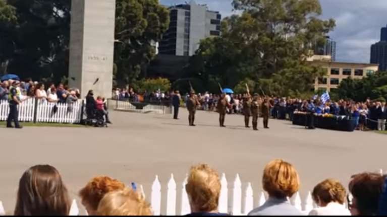 Παρέλαση Ευζώνων στην Μελβούρνη για την 25η Μαρτίου