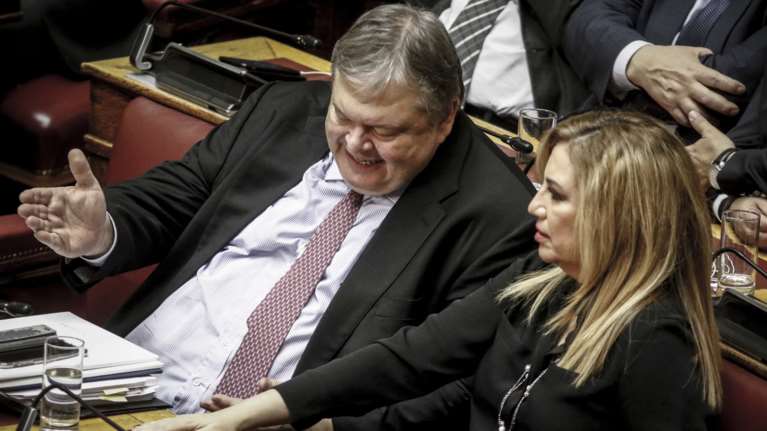 Ηχηρή διαφοροποίηση Βενιζέλου από Γεννηματά και Αλιβιζάτο για το Σύνταγμα