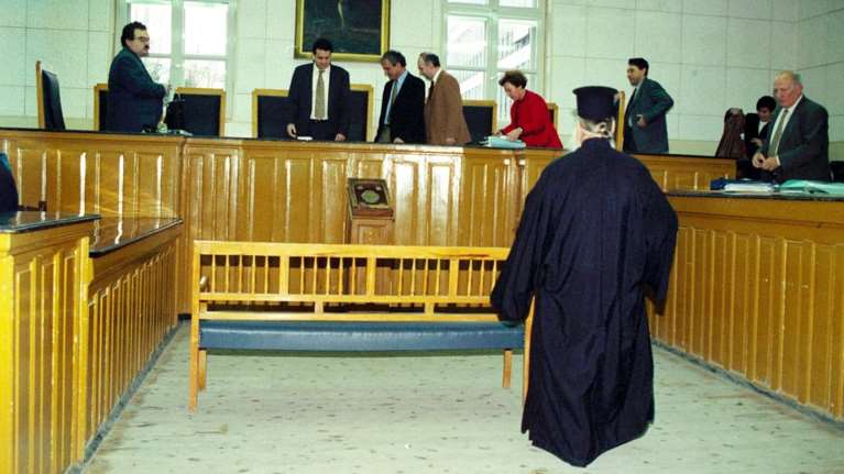 «Θαύμα» στα Φάρσαλα: Πάρτι ιερέων και εφοριακών με 3,8 εκατ. ευρώ