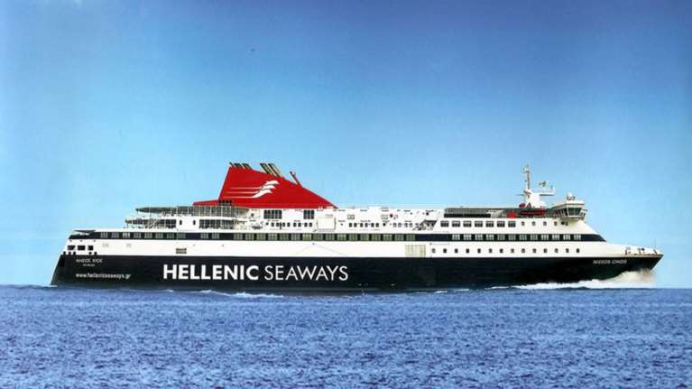 Βλάβη στο &quot;Νήσος Χίος&quot; με 460 επιβάτες