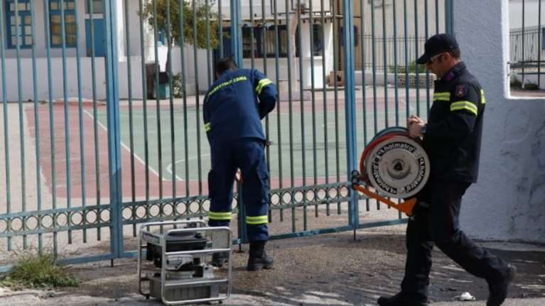 Νέα χρυσαυγίτικη πρόκληση σε σχολείο της Σαντορίνης