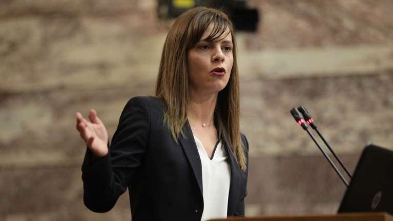 Μείωση του προστίμου για την αδήλωτη εργασία αν γίνει πρόσληψη