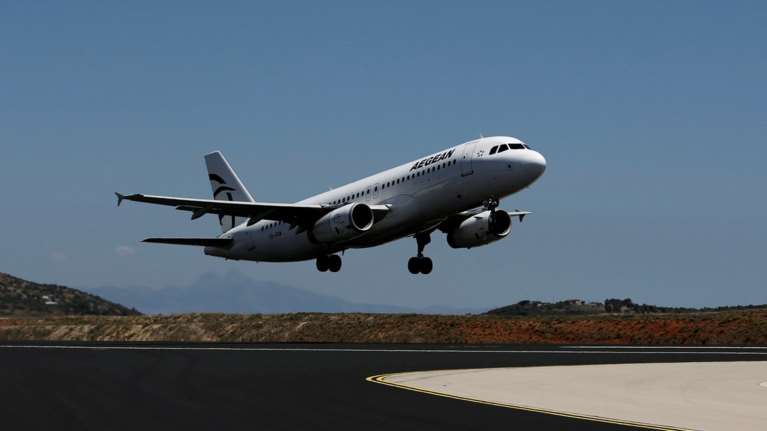 Επεκτείνει τη δυνατότητα επανέκδοσης εισιτηρίων η AEGEAN