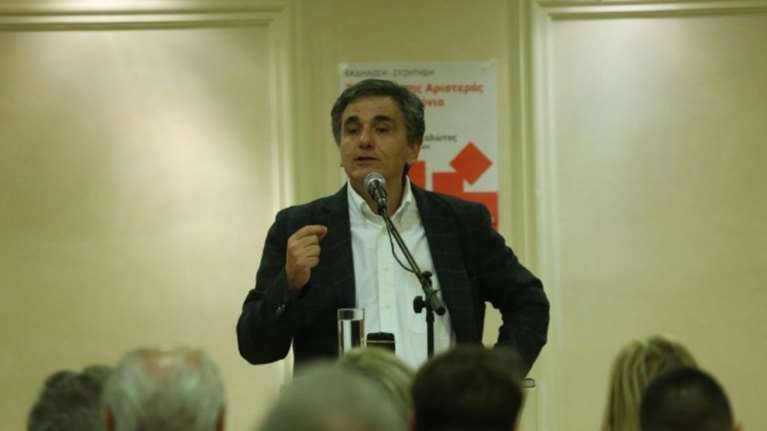 Τσακαλώτος: Για εμάς δεν είναι πανάκεια η μείωση των φόρων