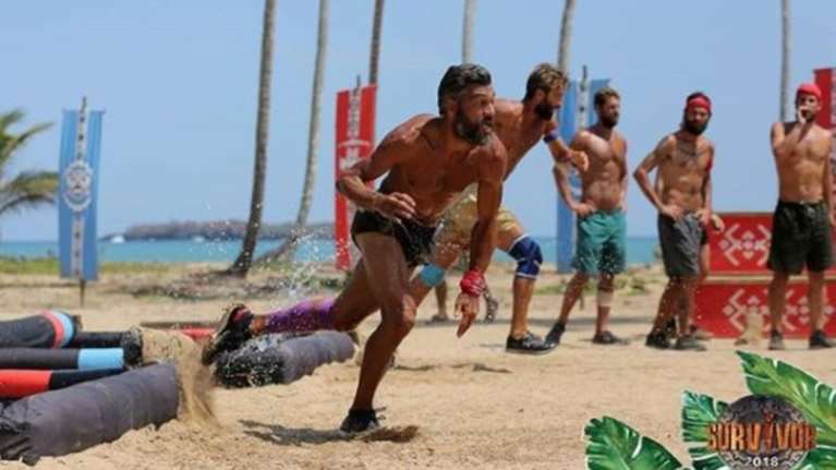 Πόσο μοιάζουν; Ο Στέλιος Κρητικός στην πασαρέλα με τον 17χρονο γιο του