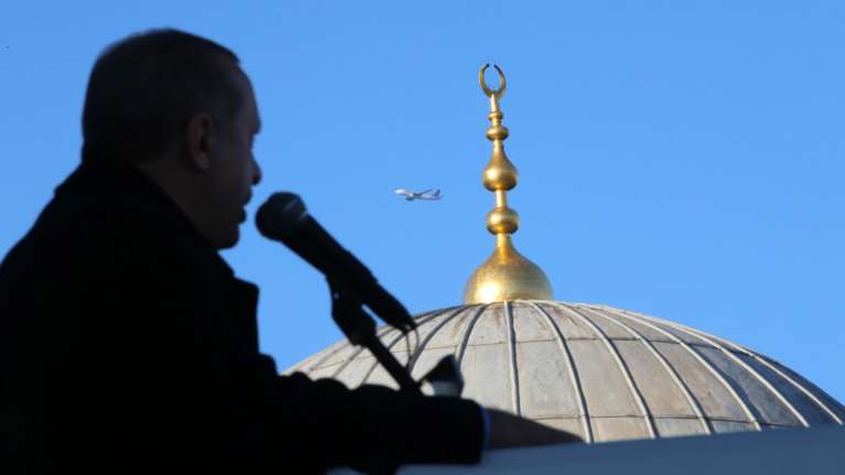 Θα κάνει ο Ερντογάν το... θαύμα του;