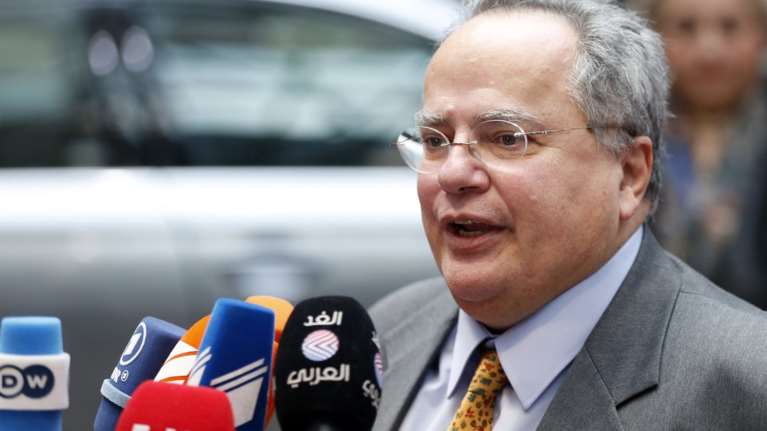 Συναντήσεις Κοτζιά με πολιτικούς αρχηγούς για το Μακεδονικό