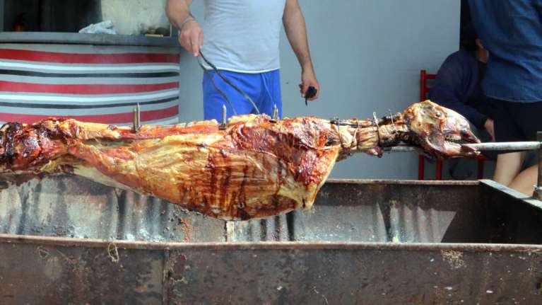 Πάσχα: Πως θα ξεχωρίζει το ελληνικό από τα εισαγόμενο κρέας