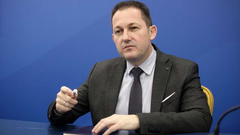 Νέος διευθυντής του γραφείου του Μητσοτάκη ο Στέλιος Πέτσας