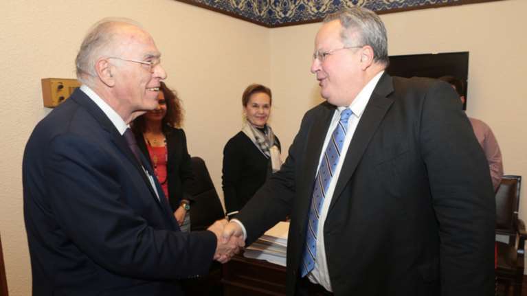 Λεβέντης προς Κοτζιά: να πείσετε τα Σκόπια για αλλαγή ονόματος