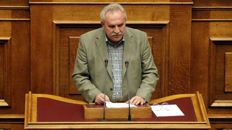 Επική ατάκα βουλευτή ΣΥΡΙΖΑ: Δεν είναι κατασχέσεις, είναι αφαίρεση χρημάτων
