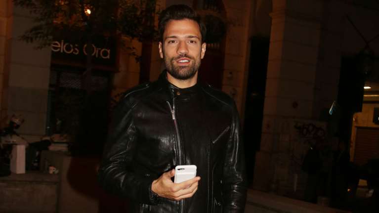 "Πρώτα θα φάτε κουφέτα και μετά θα μάθετε με ποια είμαι"