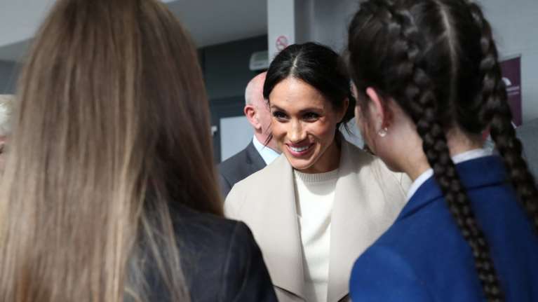 Δείτε τη μέλλουσα πριγκίπισσα Μέγκαν Μαρκλ όταν διαφήμιζε...γαριδάκια!