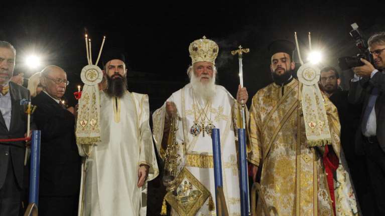 Χριστός Ανέστη και εθνικός ύμνος (Vid)