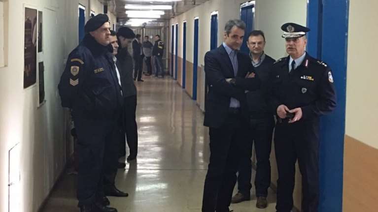 Μητσοτάκης: Ρίξτε αστυνομικούς που φυλάνε τη ΝΔ στις περιπολίες