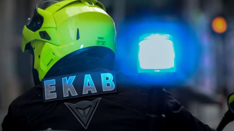 Επεσε στο κενό από τον 3ο όροφο πολυκατοικίας στο Βόλο