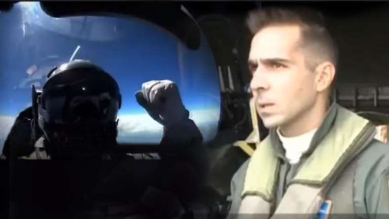 Αυτά είναι τα τελευταία λόγια του πιλότου: «Ακολούθα με...»