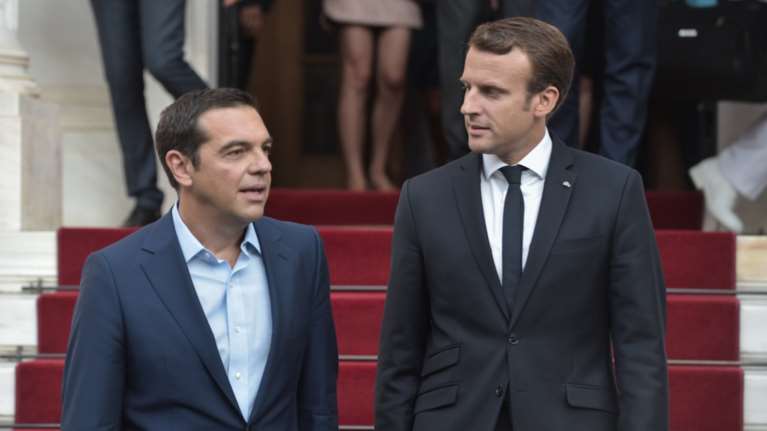 Τσίπρας σε Μακρόν: Δεν συμμετέχουμε σε στρατιωτικές επιχειρήσεις στη Συρία
