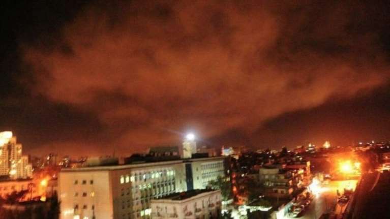 ΗΠΑ, Βρετανία και Γαλλία βομβάρδισαν στόχους στη Συρία