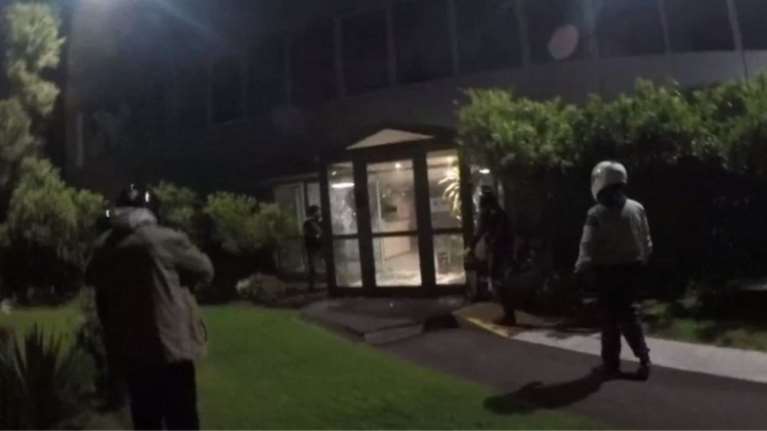 Ο Ρουβίκωνας «αλλάζει» μέρα και ώρα των επιδρομών