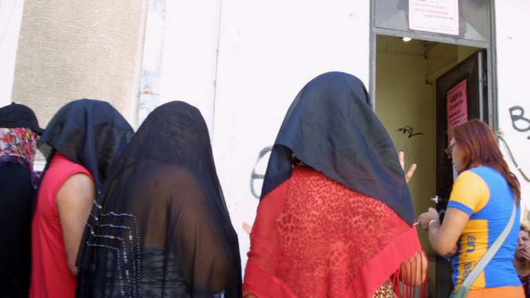 Μεγάλο κύκλωμα μαστροπείας: Αιχμάλωτες δεκάδες γυναίκες