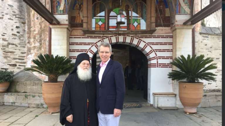 Στη Μονή Βατοπεδίου ο Τζέφρι Πάιατ [Eικόνες]