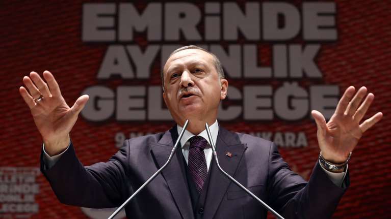 «Ό,τι σπείρεις θα θερίσεις»: Οι κάλπες του Ερντογάν και εμείς