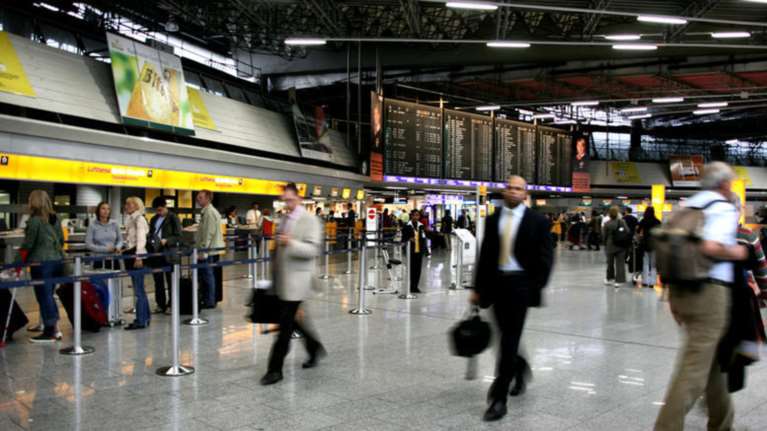 DW: Αίρονται οι γερμανικοί έλεγχοι για αφίξεις από Ελλάδα