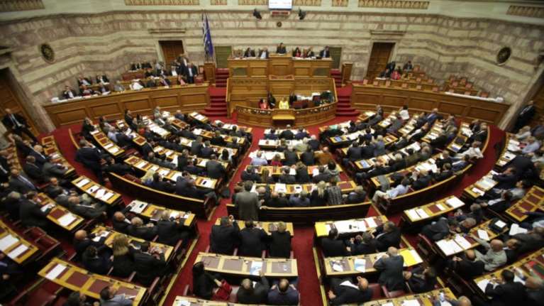 Βουλή: Κατατέθηκε το νομοσχέδιο για την πώληση λιγνιτικών μονάδων της ΔΕΗ