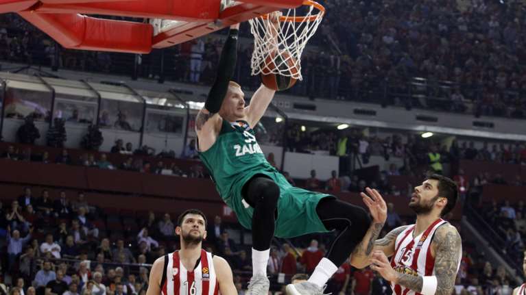 Σόκαρε το ΣΕΦ η Ζαλγκίρις Κάουνας και κέρδισε τον Ολυμπιακό