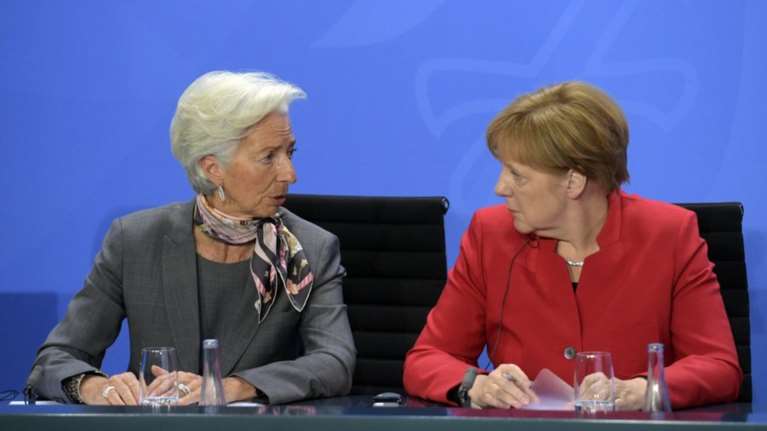 Handelsblatt: Το χρονικό των ταραγμένων σχέσεων ανάμεσα σε ΔΝΤ και ΕΕ