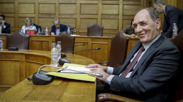 Επικό σχόλιο της Καρακώστα για το ...κέρασμα του Σταθάκη