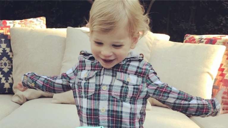 Ο Απόλλωνας Ρουβάς έγινε 2 ετών: Δείτε την εντυπωσιακή τούρτα γενεθλίων του