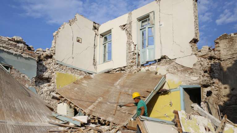 Περιφορά της εικόνας του Αγίου Γεωργίου στην ερειπωμένη Βρίσα