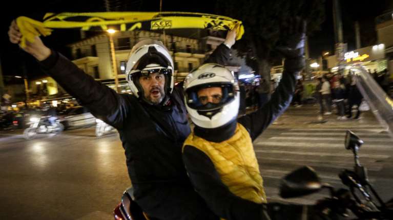 Πρωταθλήτρια Ελλάδας η ΑΕΚ μετά από 24 χρόνια-«Κάηκε» η Ν. Φιλαδέλφεια