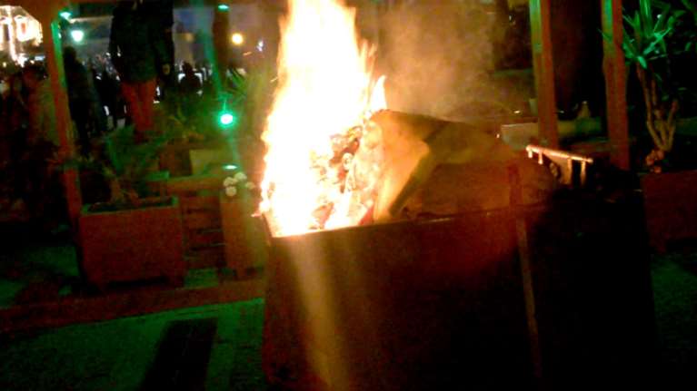 Χάος στη Μυτιλήνη-Επεισόδια με ακροδεξιούς κατά μεταναστών