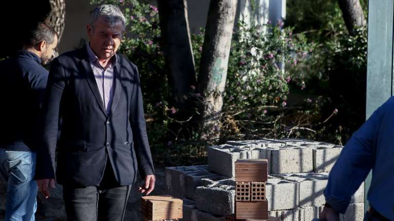 Διαμαρτυρία της ΠΟΕΔΗΝ στο «Δρομοκαΐτειο»-«έχτισαν» την είσοδο