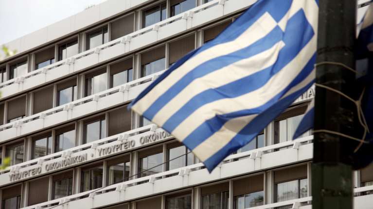 Με το σταγονόμετρο η εξόφληση των κρατικών χρεών