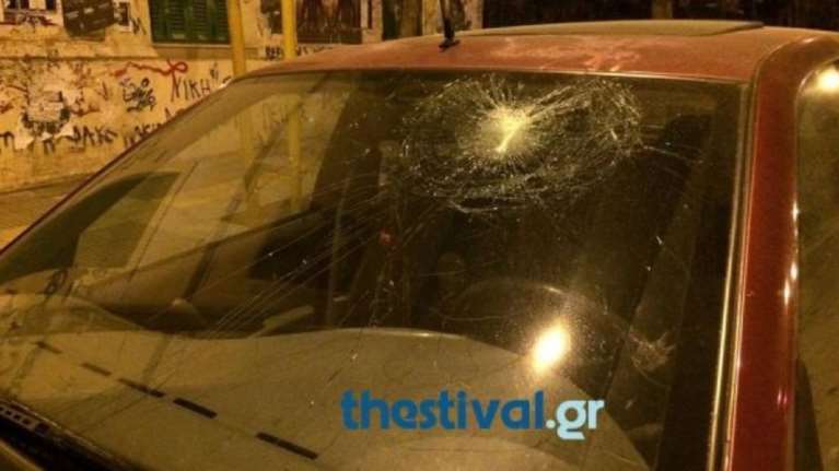 Έσπασαν καταστήματα και ΙΧ στην Καλαμαριά Θεσσαλονίκης