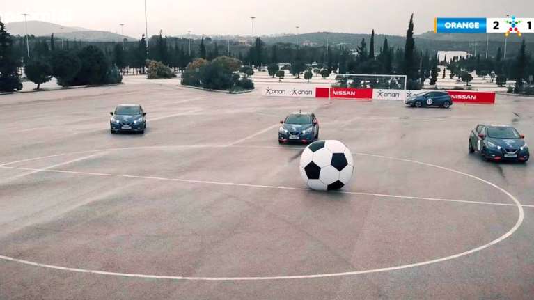 Το Nissan MICRA  ξέρει να παίζει και ποδόσφαιρο!
